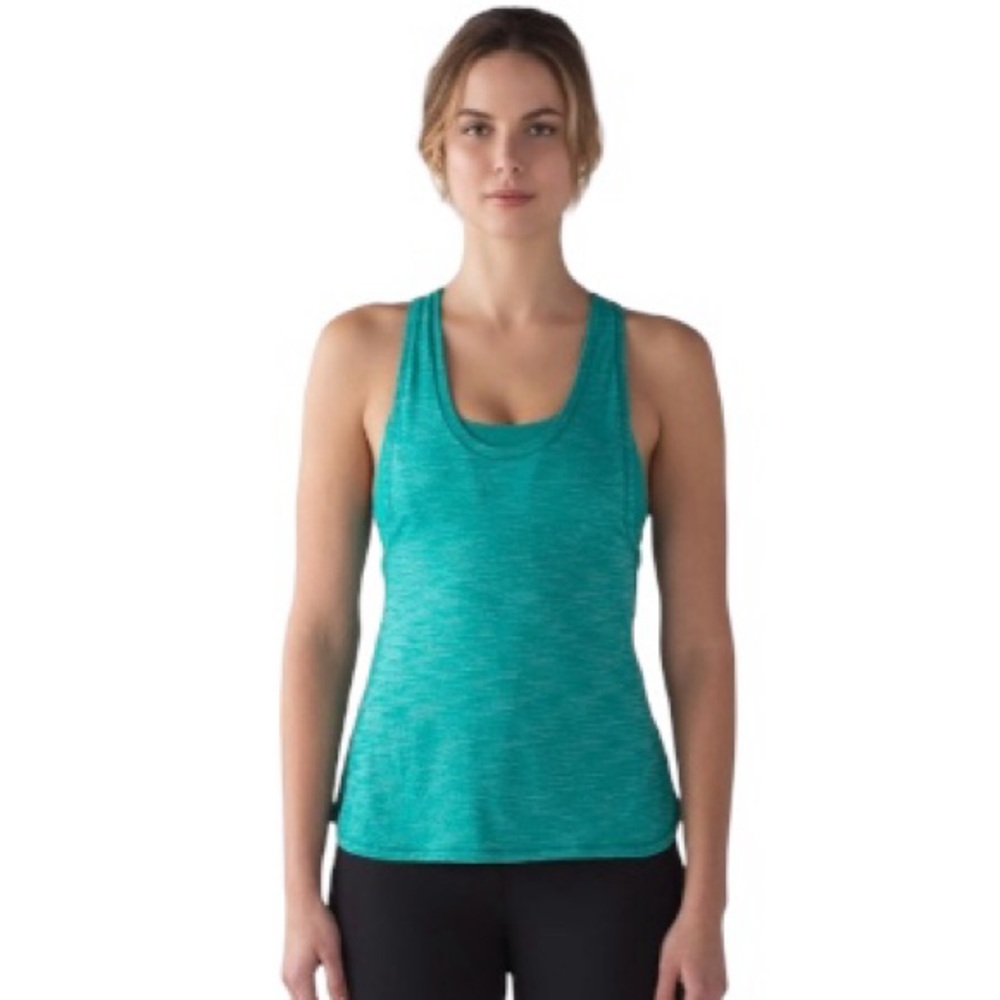 LULULEMON | GLIDE AND STRIDE TANK w/ Sports Bra complete with Bra Pads. Work It